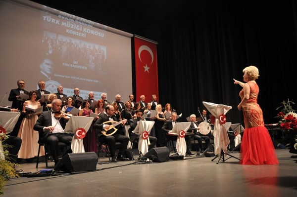 Bursa Barosu Türk Müziği Korosu, Sezonun İlk Konserini Gerçekleştirdi