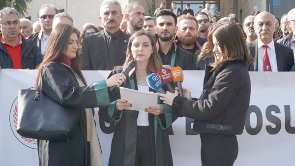 Bursa Barosu'ndan Yargıtay'a tepki: YARGI DARBESİNE VE ANAYASANIN AÇIK İHLALİNE SESSİZ KALMAYACAĞIZ!