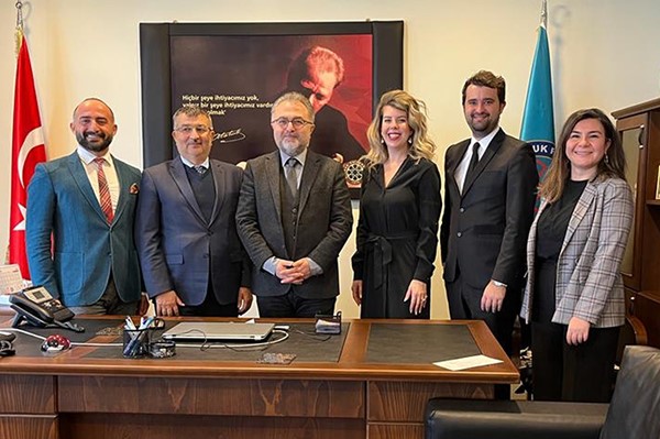 Öztosun'dan Hukuk Fakültesi'ne ziyaret