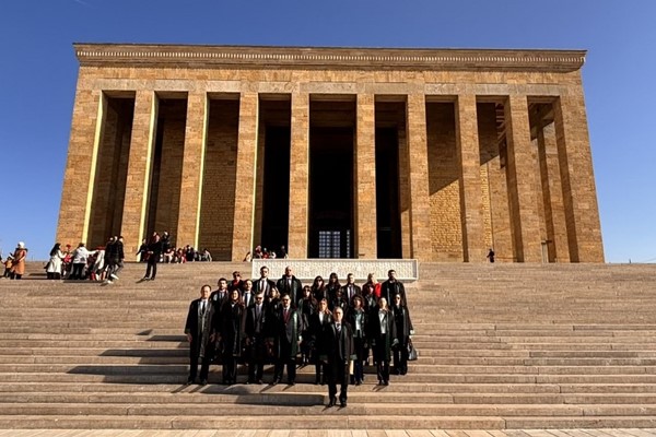 Bursa Barosu yeni yönetimi Ata'nın huzurunda