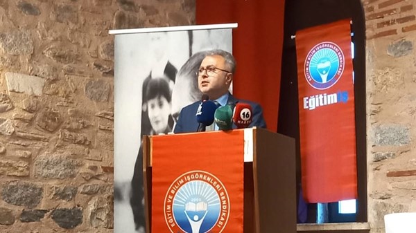 Öğretmenlerin hak mücadelesine selam olsun