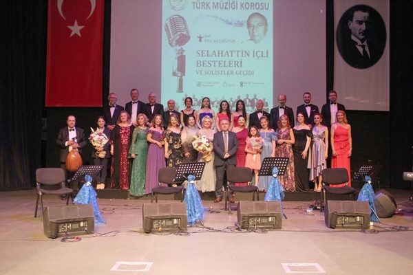 Türk Müziği Korosu'ndan muhteşem konser