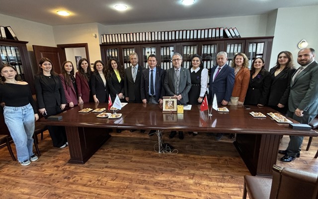 Bursa Barosu ve Osmangazi Belediyesi arasında kadının korunmasına yönelik protokol imzalandı