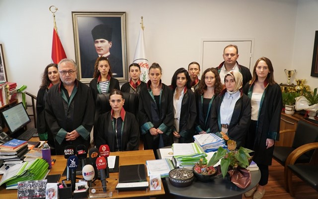 -Bursa Barosu Kadın Hakları Merkezi: -Tarifsiz bir acı ve öfkeyle doluyuz!