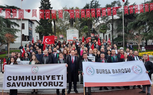 Cumhuriyeti Savunuyoruz!