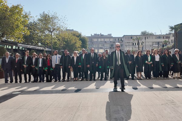 “Cumhuriyet'in sorunlarının çözümü Cumhuriyet'i demokrasiyle tamamlamak, hukukla güçlendirmekten geçer”