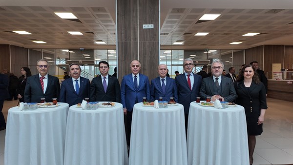 Adliyede bayramlaşma