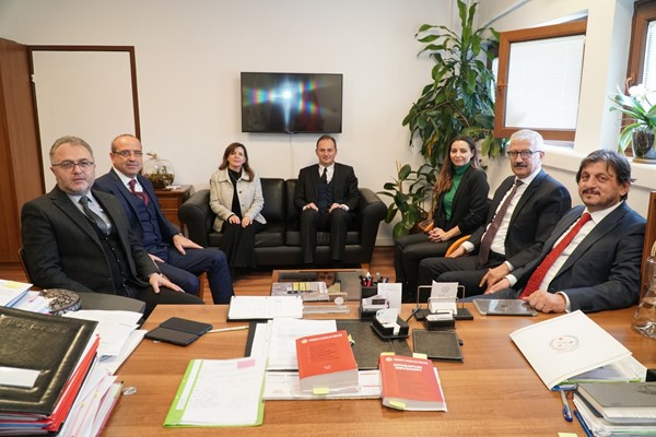 Adalet Bakan Yardımcısı Birkan Bursa Barosu'nu ziyaret etti