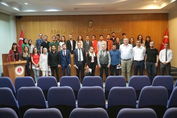 43 yeni stajyer avukat