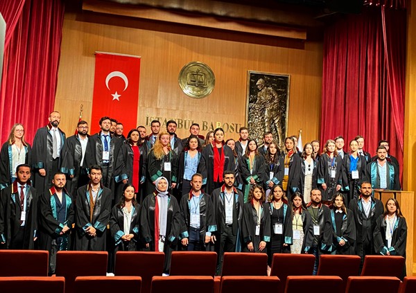 Genç avukatların sorunları İstanbul'da konuşuldu