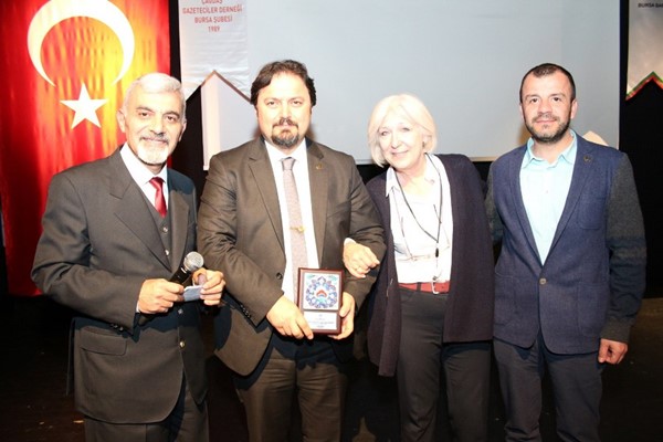 Perşembe Söyleşileri - Banu Avar