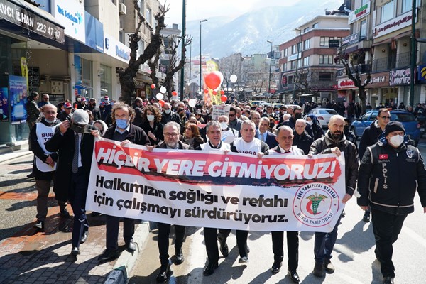 14 Mart Tıp Bayramı'nda hekim ve sağlık çalışanlarıyla omuz omuza