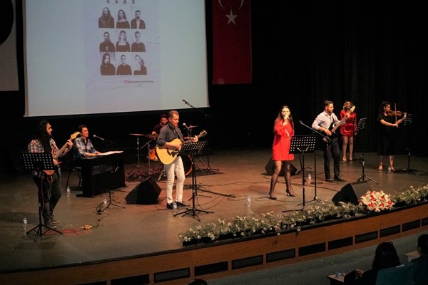 Baro Orkestrası Esas'dan muhteşem konser