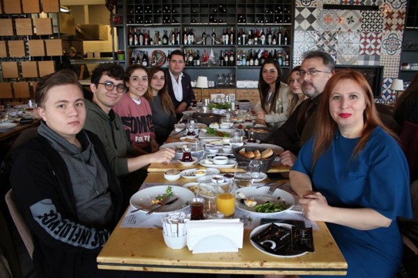 Podyumpark Köşebaşı Restoran'da Kahvaltı