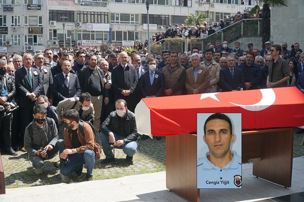 Şehit infaz koruma memuruna tören