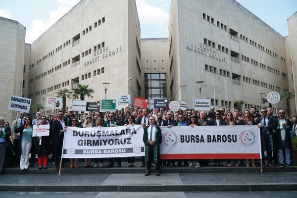 Bursa Barosu, Av. Servet Bakırtaş'ın katledilmesi nedeniyle avukatları duruşmalara girmemeye çağırdı